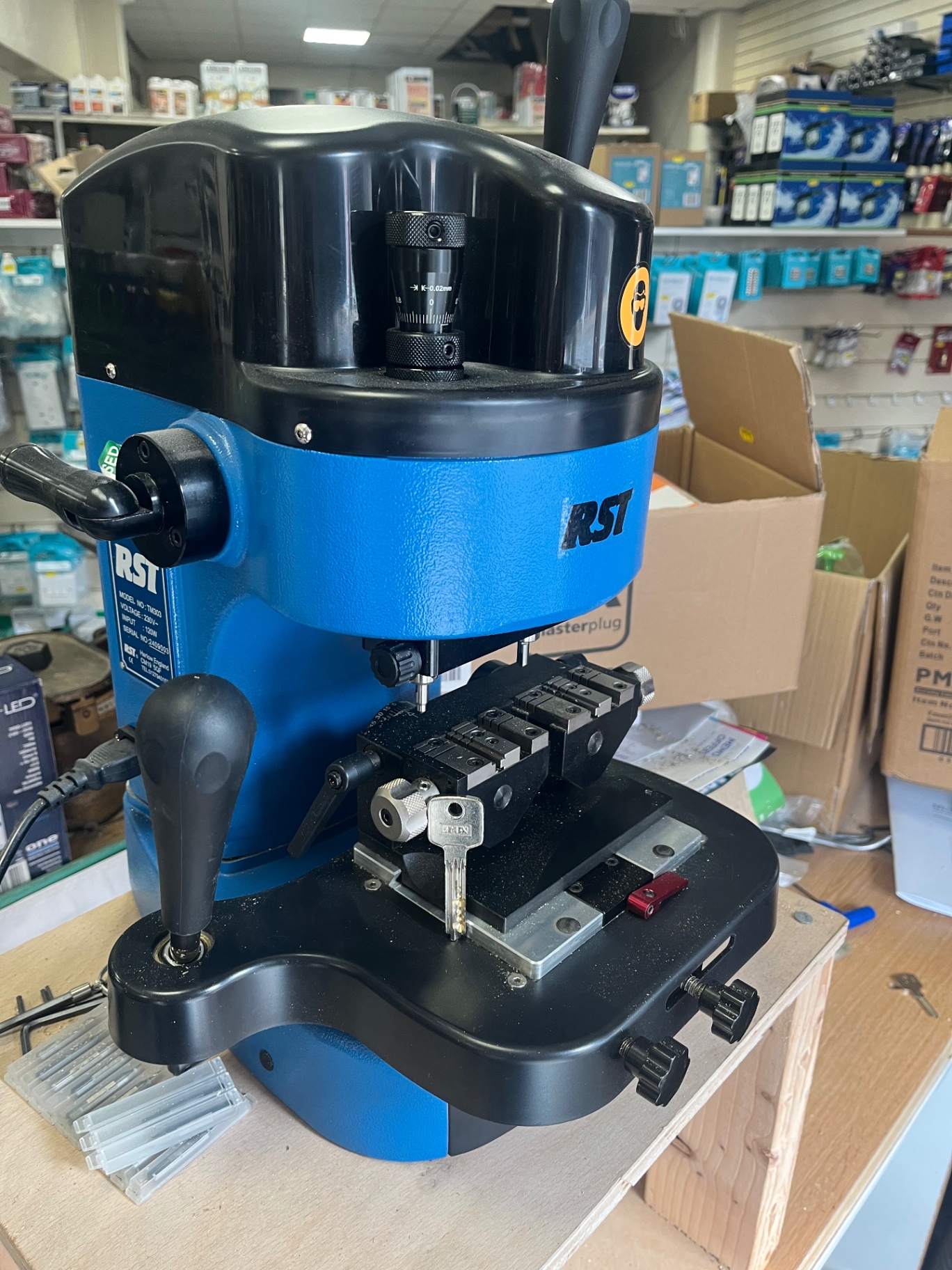 County DIY key-cutting machine in store